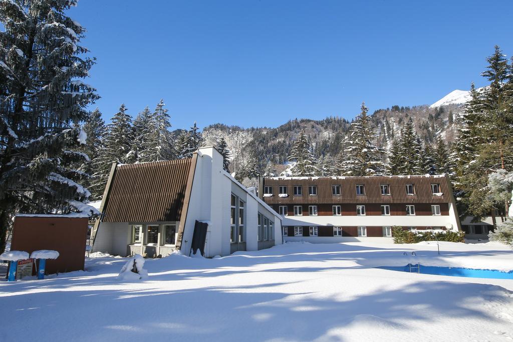 Hotel Gruesch Exterior photo